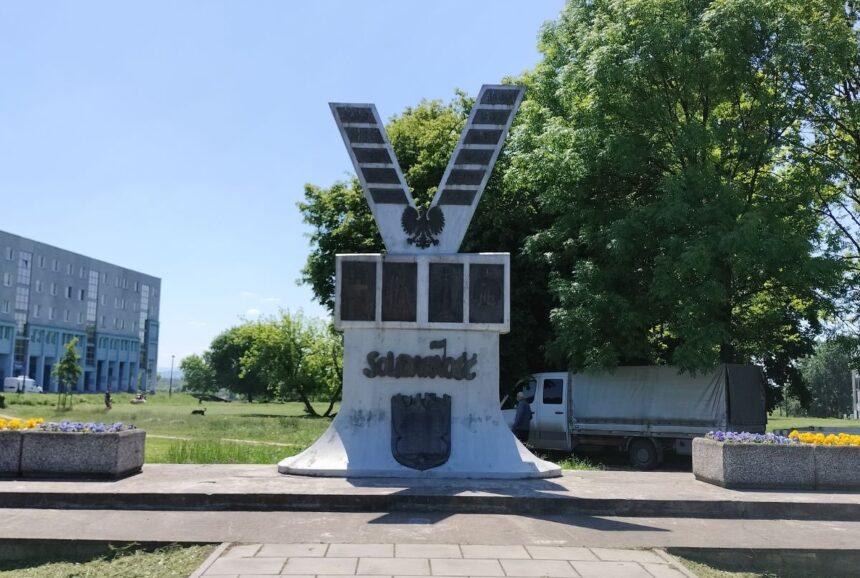 Pomnik Solidarności (fot. Zarząd Zieleni Miejskiej)