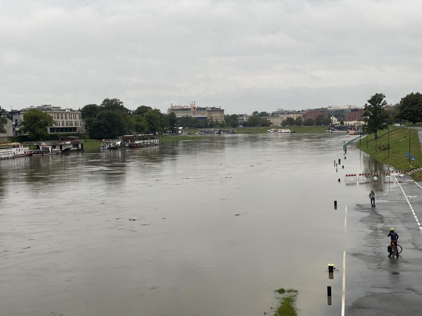 Bulwary wiślane w poniedziałek 16 września (fot. Krakow.pl)