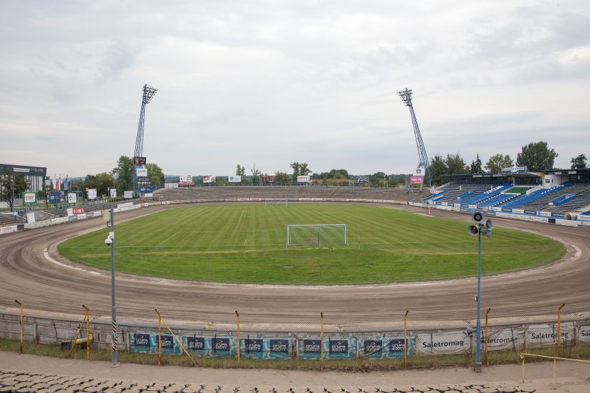 Stadion Unia Tarnów