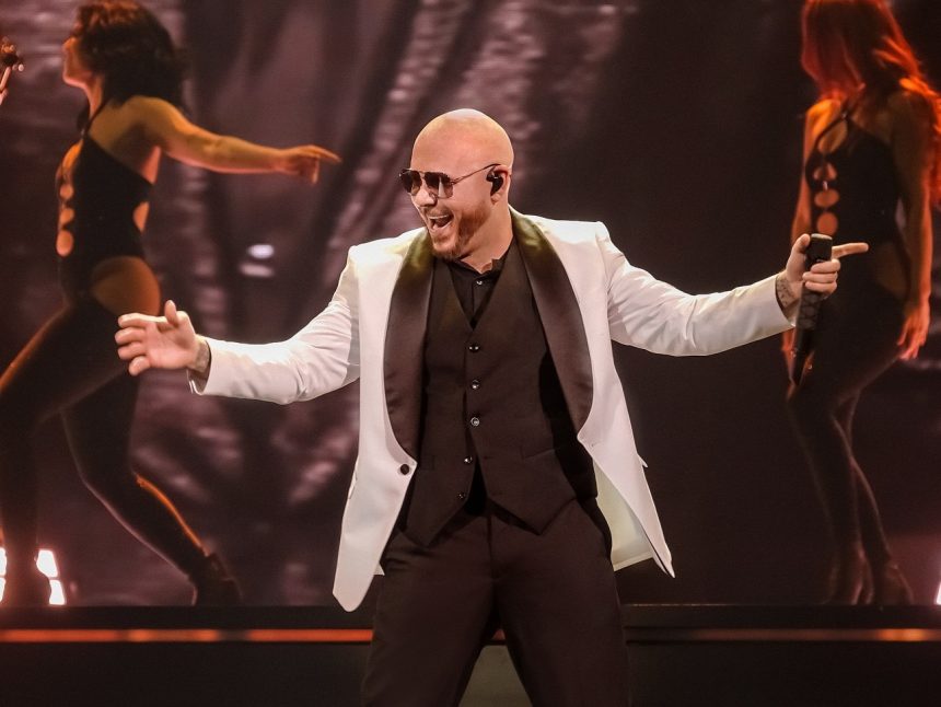 (fot. Facebook / Pitbull)