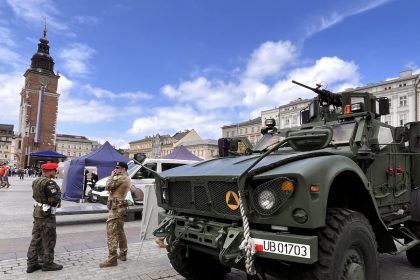 Wojsko na Rynku Głównym w Krakowie