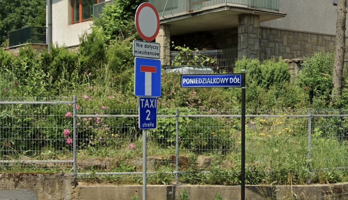 Ulica Poniedziałkowy Dół (fot. Google Maps)