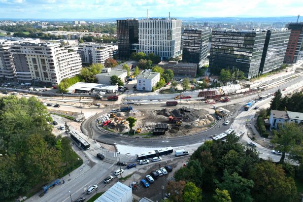 Zamknięta ulica Dobrego Pasterza (fot. tramwajdomistrzejowic.pl)
