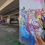 Mural "Dama z deskorolką"