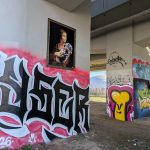 Mural "Dama z deskorolką"