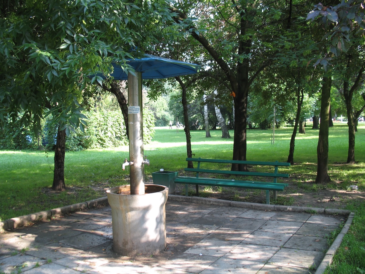 Studnia artezyjska w Parku Ratuszowym (fot. Wikipedia)