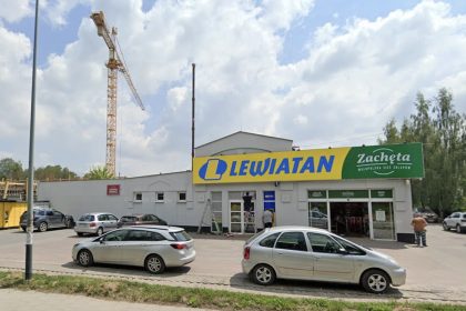 Pawilon handlowy u zbiegu ulic Strzelców i Powstańców (fot. Google Maps)